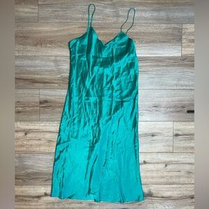 vintage Victoria's Secret 100% silk Victorian Romantic slip dress